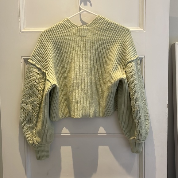 Cropped low neck free people sweater - Picture 3 of 3